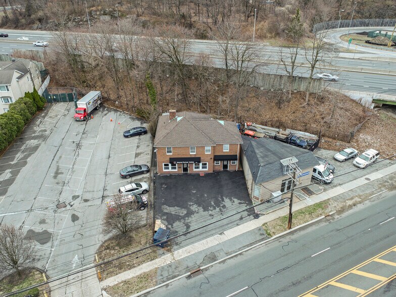 1050-1052 Mamaroneck Ave, Mamaroneck, NY à louer - Photo de l’immeuble – Image 2 sur 19