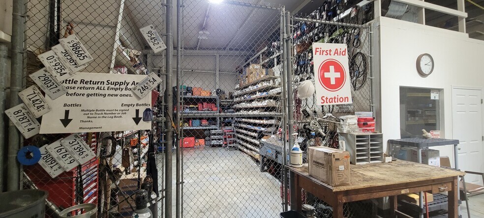 4882 English Towne Dr, Memphis, TN à louer - Photo de l’immeuble – Image 2 sur 30