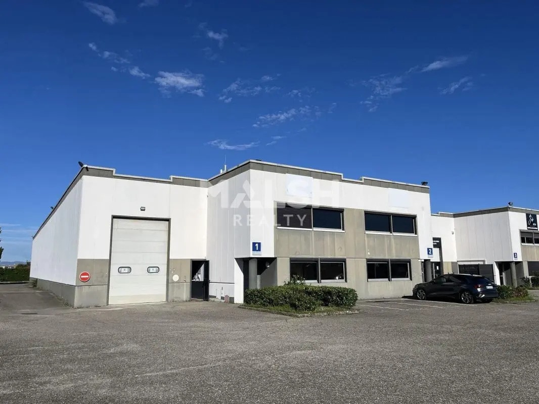 Bureau dans Décines-Charpieu à louer Photo de l’immeuble– Image 1 sur 51