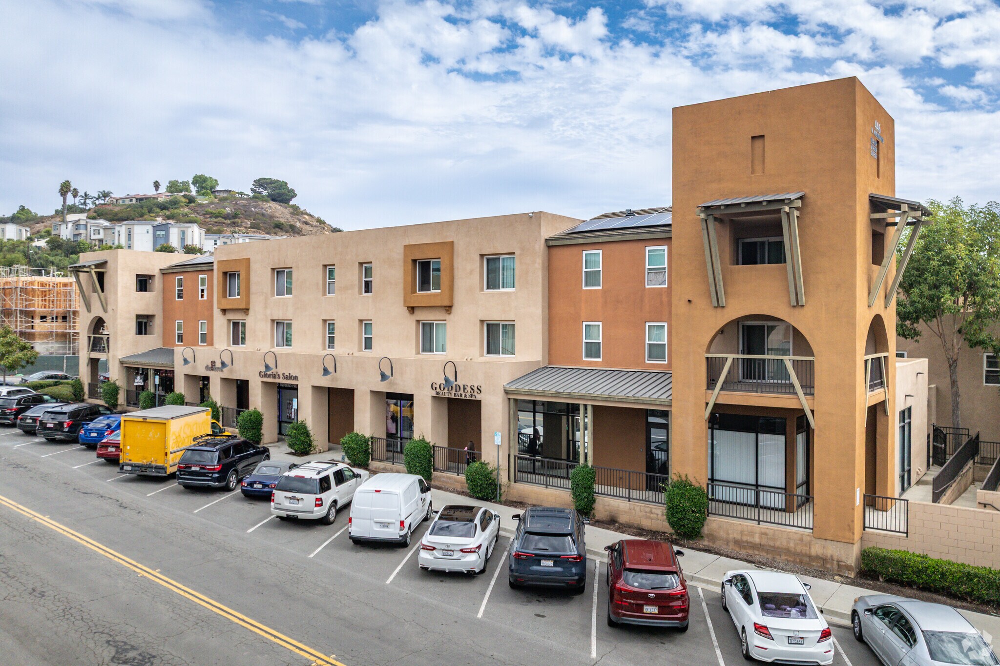 444-458 W Mission Rd, San Marcos, CA à louer Photo principale– Image 1 sur 5