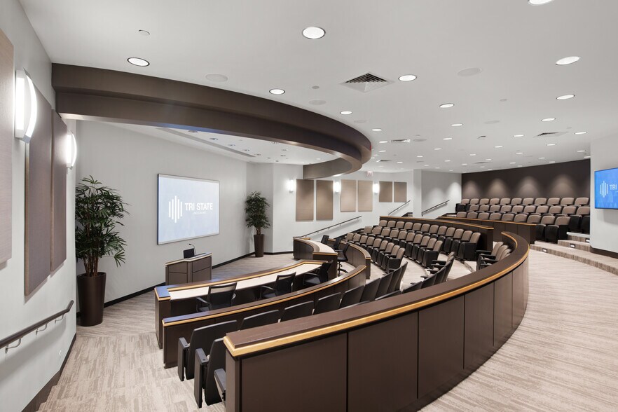 300 Tri State International, Lincolnshire, IL à louer - Photo intérieure – Image 2 sur 14