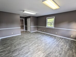 200 Sanford Rd, Pittsboro, NC à louer Photo intérieure– Image 1 sur 7