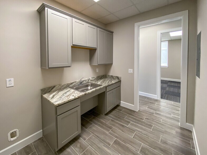 350 Grand Link Dr, Conroe, TX à vendre - Photo de l’immeuble – Image 2 sur 4