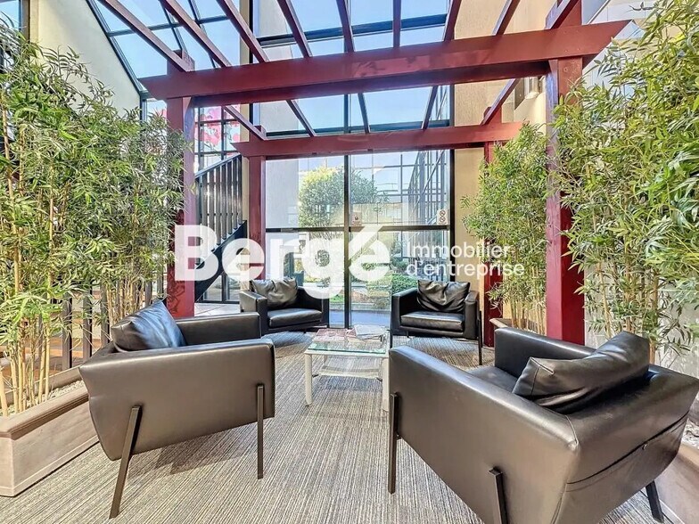 Bureau dans SOPHIA ANTIPOLIS à louer - Photo de l’immeuble – Image 3 sur 13