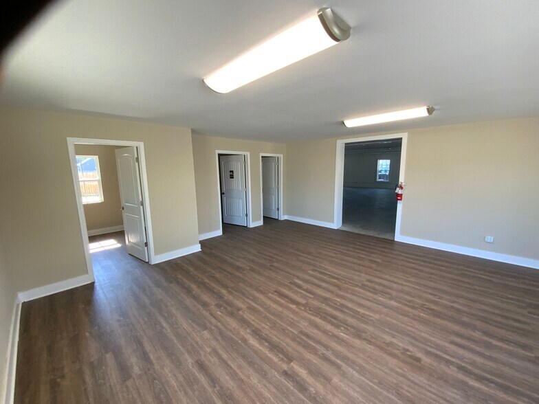 805 S Clinton Ave, Dunn, NC à vendre - Photo de l’immeuble – Image 3 sur 10
