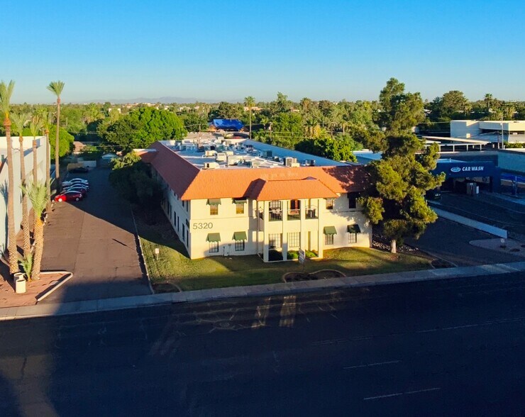 5320 N 16th St, Phoenix, AZ à vendre - Photo de l’immeuble – Image 1 sur 10