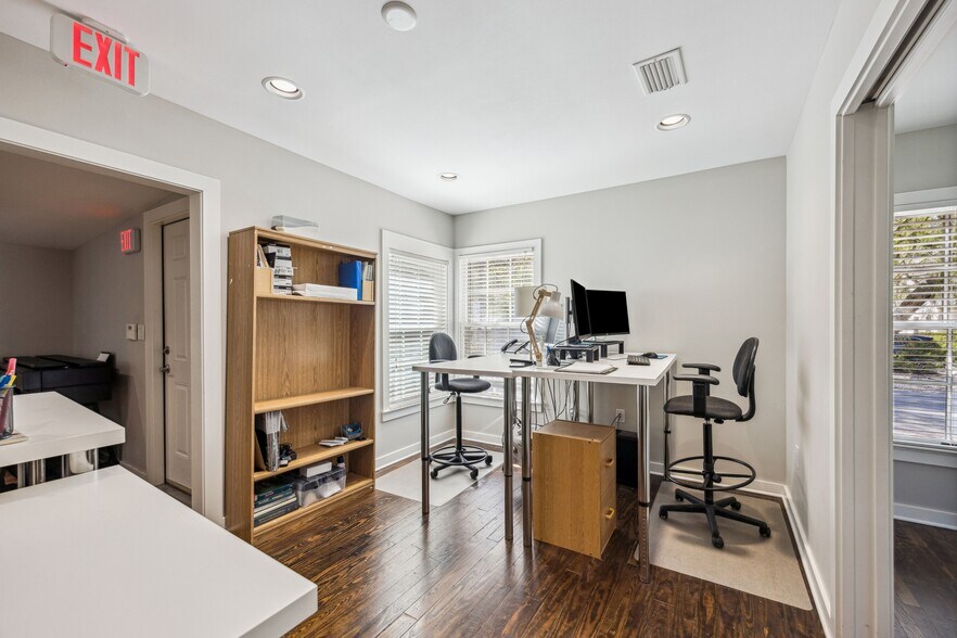 2123 Northland Dr, Austin, TX à vendre - Photo intérieure – Image 3 sur 12