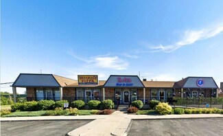 Plus de détails pour 4830 Maple Dr, Pleasant Hill, IA - Local commercial à louer
