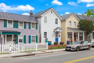 217 S King St, Leesburg, VA à louer Photo de l’immeuble– Image 2 sur 27