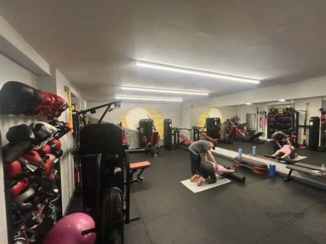 Plus de détails pour Local commercial à louer