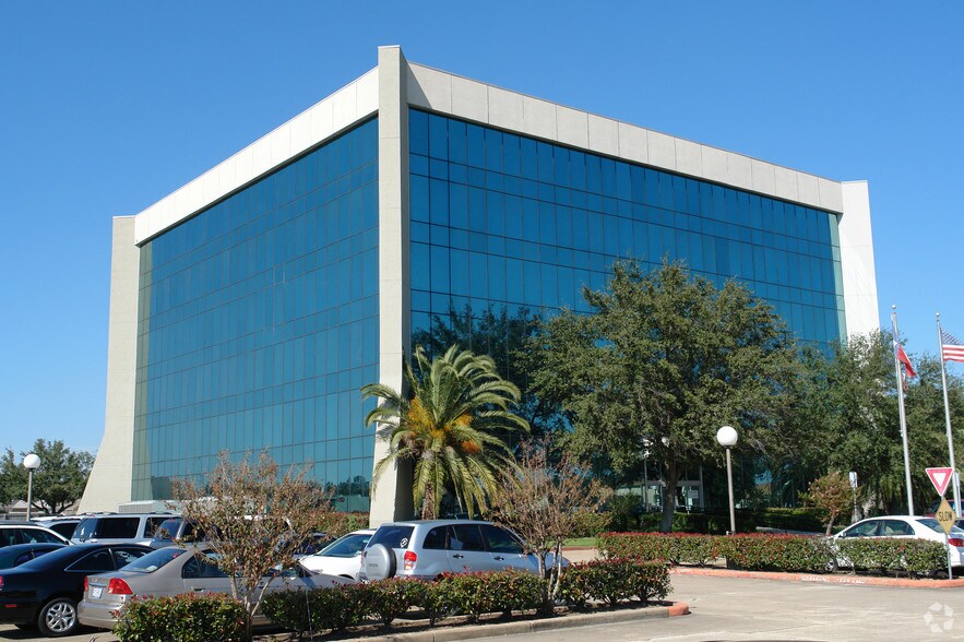 2300 Highway 365, Nederland, TX à louer - Photo de l’immeuble – Image 1 sur 3