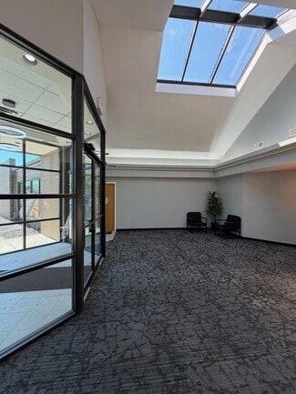 Plus de détails pour 42 Woodcroft Trl, Dayton, OH - Bureau, Médical à louer