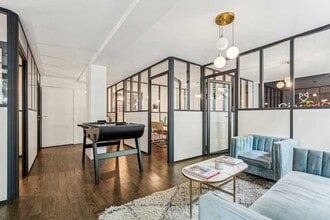 Bureau dans 15-17 Rue De Remusat, Paris à louer Photo intérieure– Image 2 sur 14