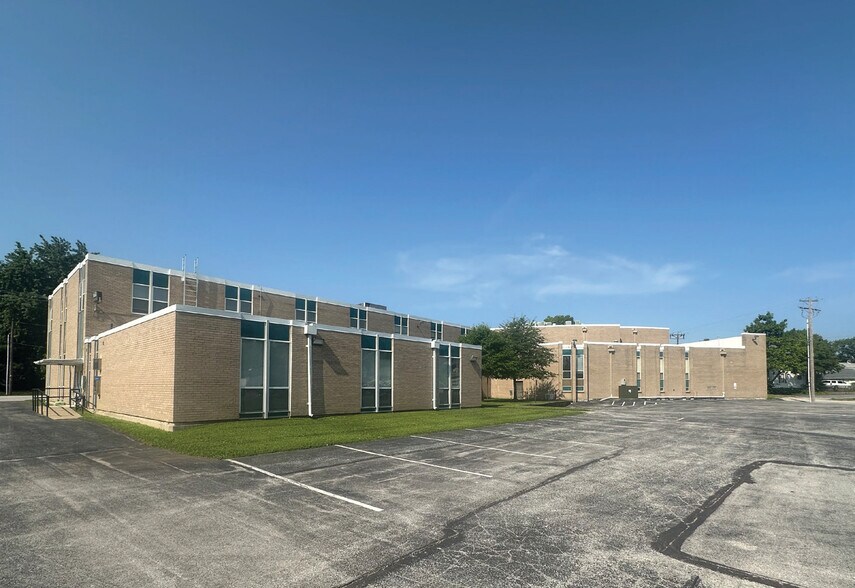 400 N Kingshighway St, Saint Charles, MO à vendre - Photo de l’immeuble – Image 3 sur 7