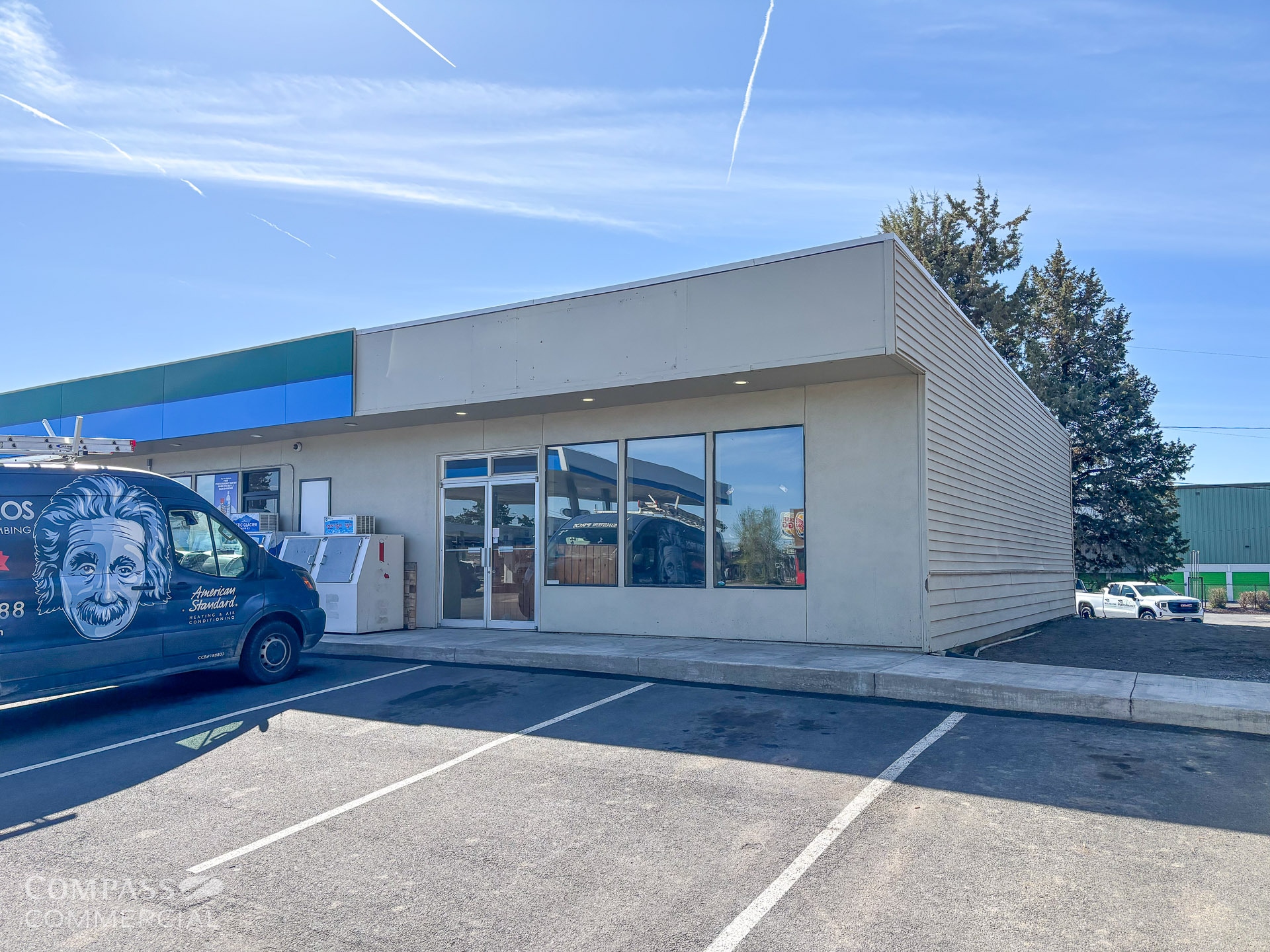 3405 N Highway 97, Bend, OR à louer Photo de l’immeuble– Image 1 sur 3