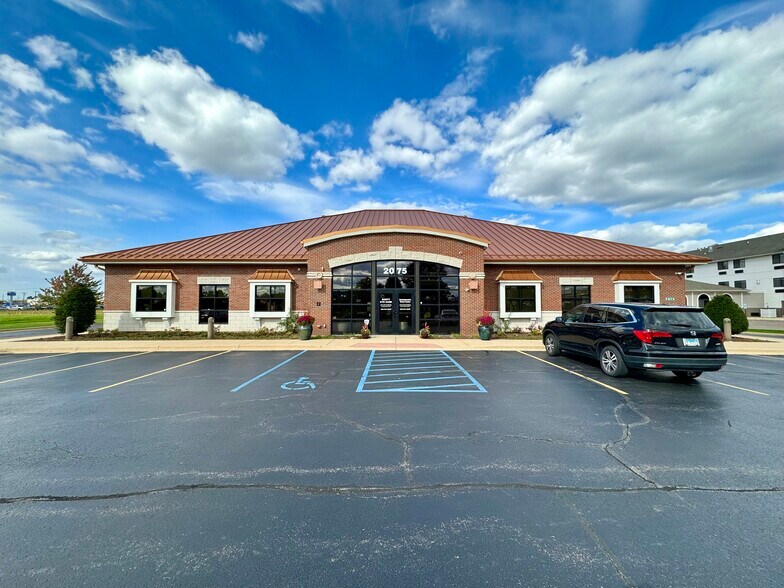 2073 Wiesbrook Rd, Oswego, IL à louer - Photo de l’immeuble – Image 2 sur 12