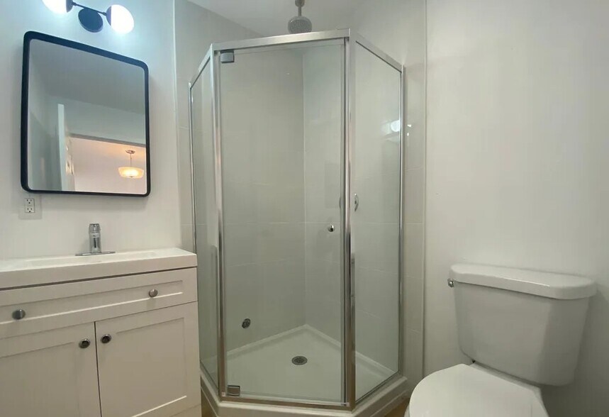 1641 S New Hampshire Ave, Los Angeles, CA à vendre - Photo de l’immeuble – Image 3 sur 10