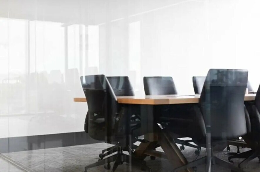 Bureau dans ANTRAN à louer - Photo de l’immeuble – Image 1 sur 1