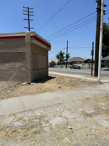 1003 W Rialto Ave, San Bernardino, CA à vendre - Photo de l’immeuble – Image 3 sur 22