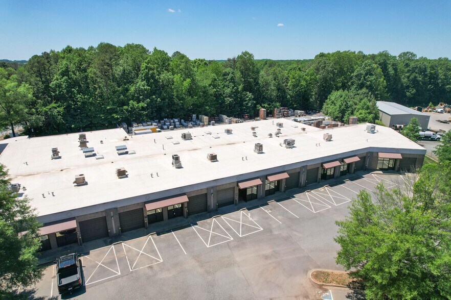 10015 Metromont Industrial Blvd, Charlotte, NC à louer - Photo de l’immeuble – Image 3 sur 6