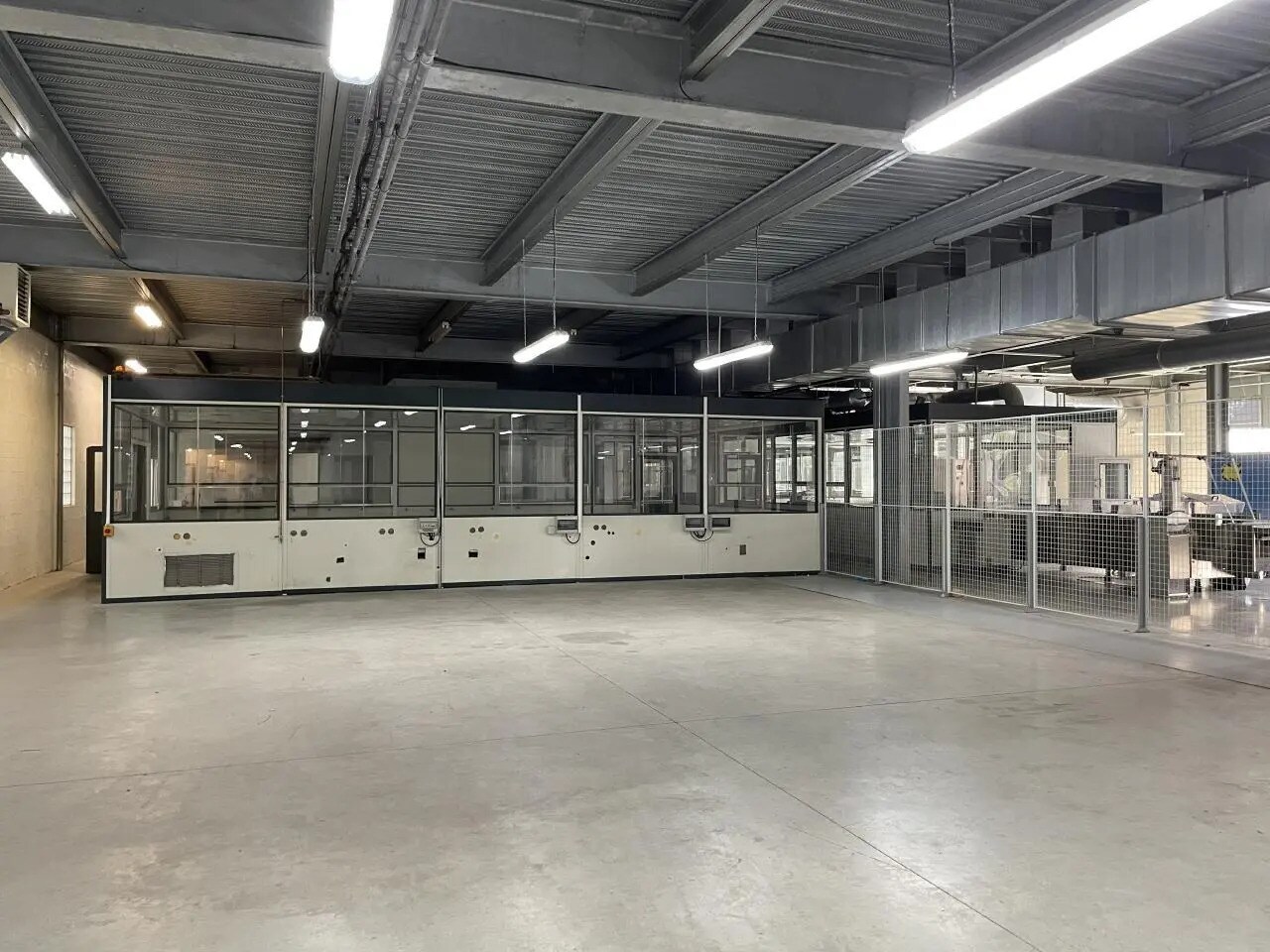 Local d'activités dans Le Plessis-Bouchard à vendre Photo intérieure– Image 1 sur 17