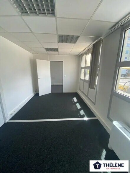 Bureau dans Montpellier à louer - Photo de l’immeuble – Image 2 sur 4