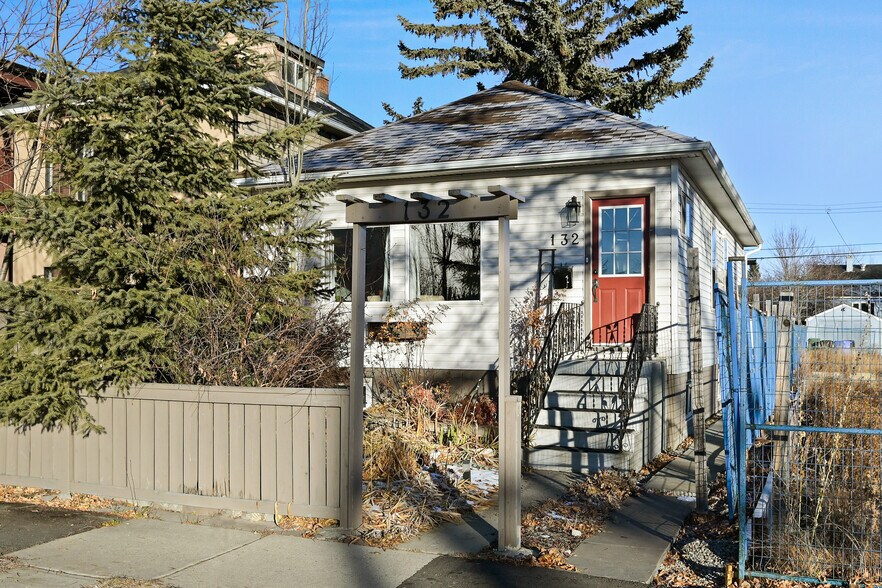 132 17 Avenue NW, Calgary, AB à vendre - Photo de l’immeuble – Image 3 sur 35