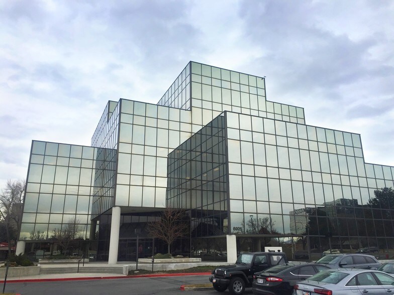 6925 S Union Park Ctr, Cottonwood Heights, UT à louer - Photo de l’immeuble – Image 1 sur 7