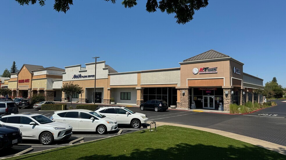 380-446 Harding Blvd, Roseville, CA à louer - Photo de l’immeuble – Image 3 sur 20