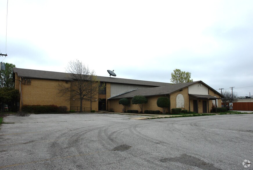 1150 Fuller Dr, Dallas, TX à vendre - Photo de l’immeuble – Image 2 sur 25