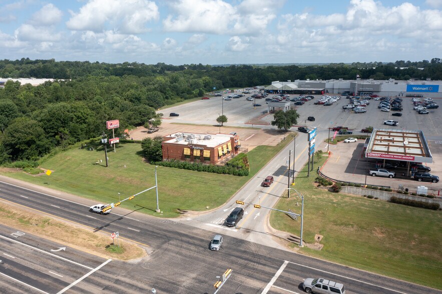 2225 S Loop 256, Palestine, TX à vendre - Photo de l’immeuble – Image 3 sur 11