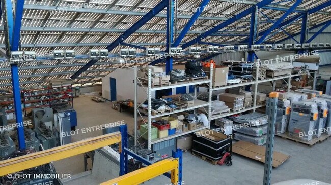 Plus de détails pour Bureau, Industriel/Logistique à louer