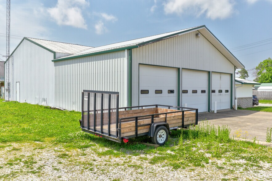 206 & 208 S Meridian St, Washington, IN à vendre - Photo de l’immeuble – Image 2 sur 24