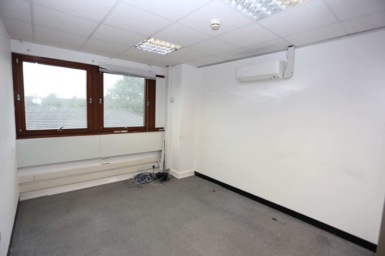 369 Burnt Oak Broa, Edgware à louer Photo intérieure– Image 1 sur 6