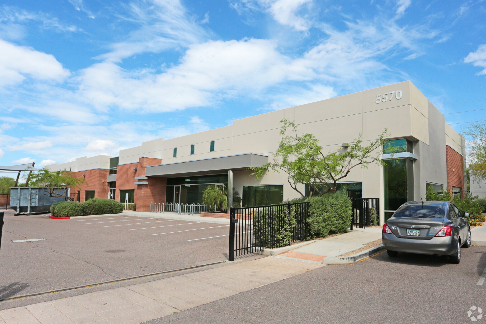 5570 W Chandler Blvd, Chandler, AZ à vendre Photo principale– Image 1 sur 10