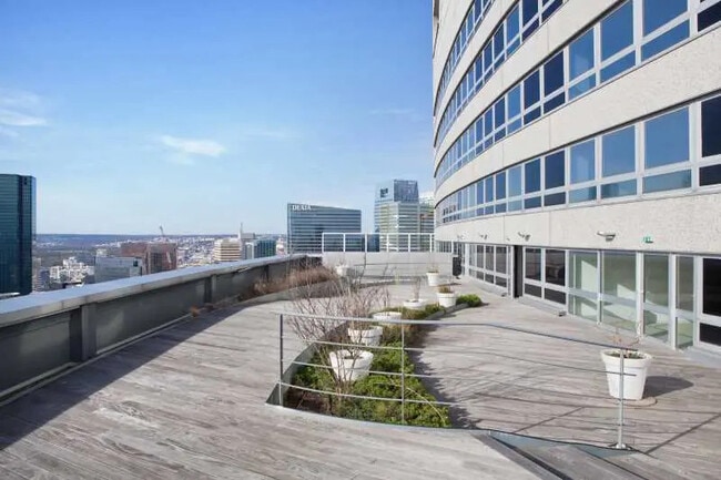 Plus de détails pour 20 Ter Rue De Bezons, Courbevoie - Bureau à vendre