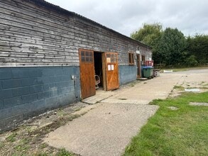 Unit 11 Crays Court, Goose Green, Pulborough à louer Photo de l’immeuble– Image 2 sur 5