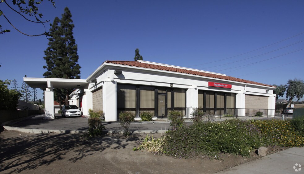 17863 Santiago Blvd, Villa Park, CA à louer - Photo de l’immeuble – Image 2 sur 8