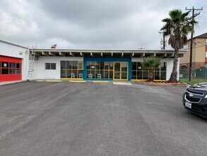 5421 Grissom Rd, San Antonio, TX à louer Photo de l’immeuble– Image 1 sur 7