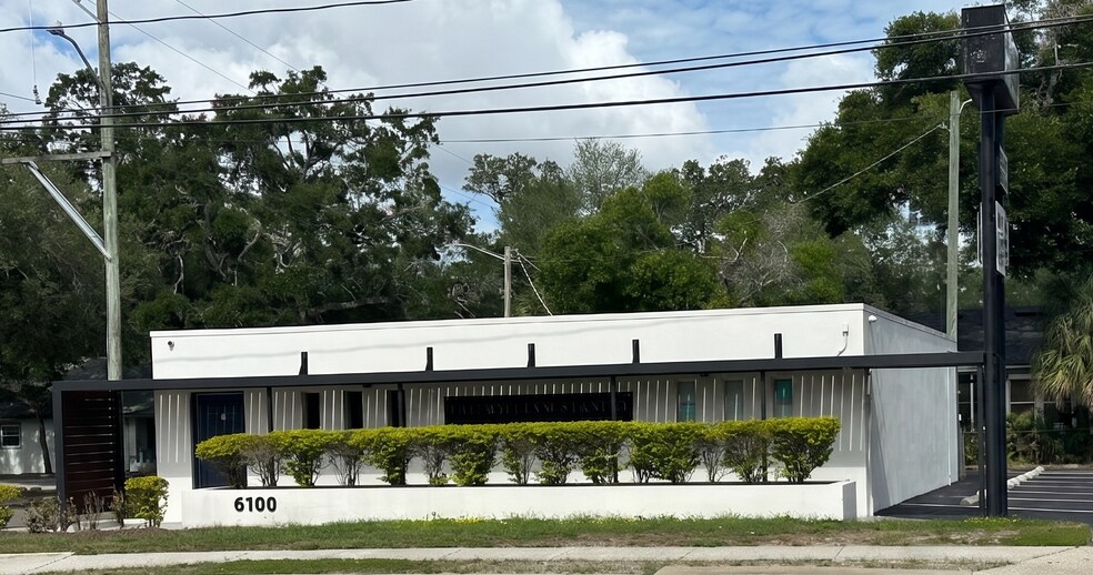 6100 N Nebraska Ave, Tampa, FL à louer - Photo de l’immeuble – Image 1 sur 31