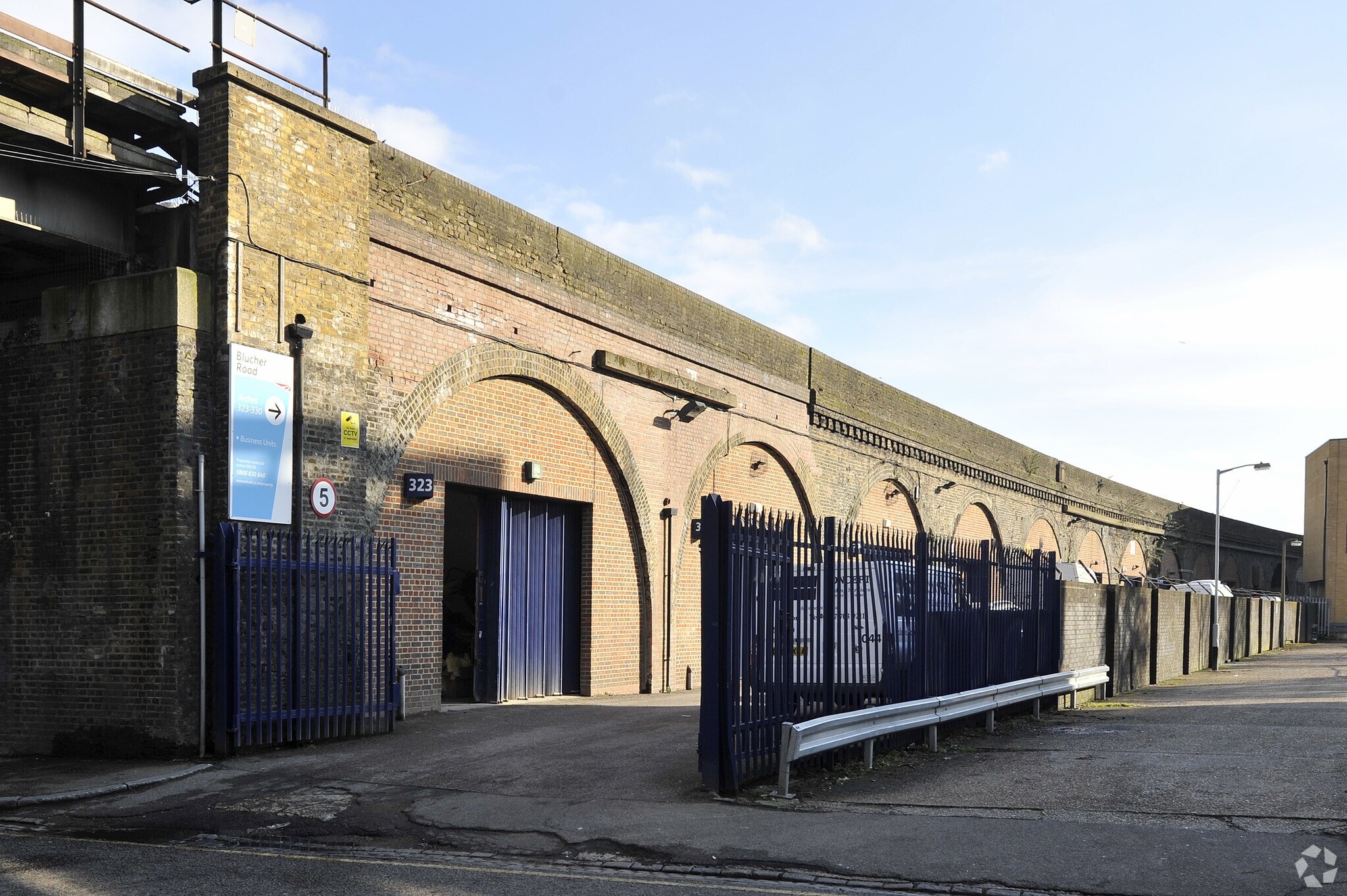 Blucher Rd, Londres à louer Photo principale– Image 1 sur 5