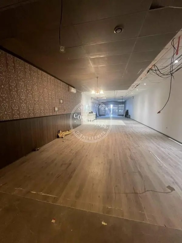 Plus de détails pour Local commercial à louer