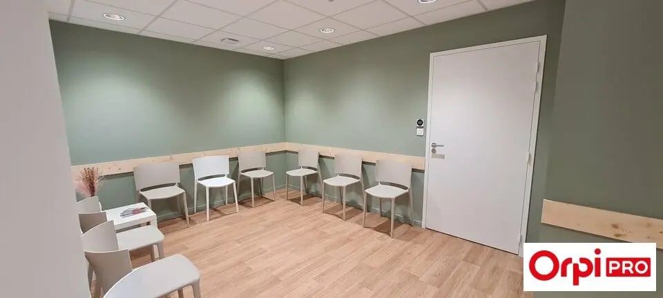 Local d’activités dans Saint-Brieuc à louer - Photo de l’immeuble – Image 1 sur 5