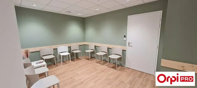 Plus de détails pour Bureau à louer