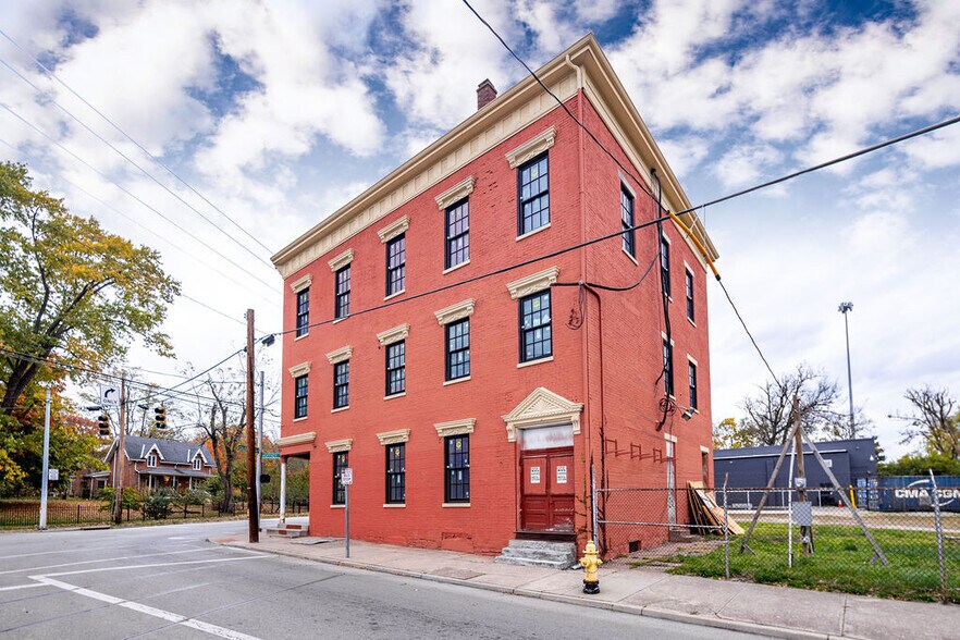 4000 Colerain Ave, Cincinnati, OH à louer - Photo de l’immeuble – Image 3 sur 30