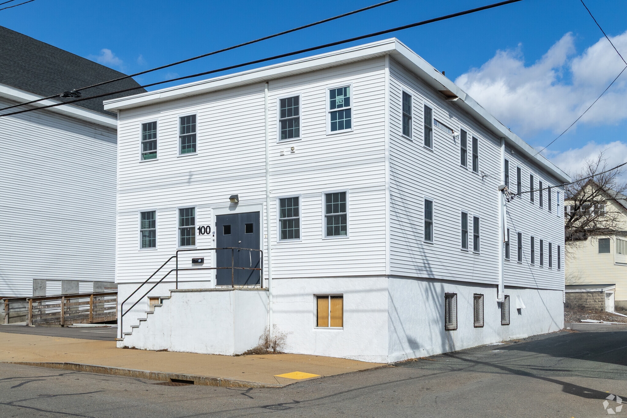 100 Central St, Milford, MA à louer Photo principale– Image 1 sur 12