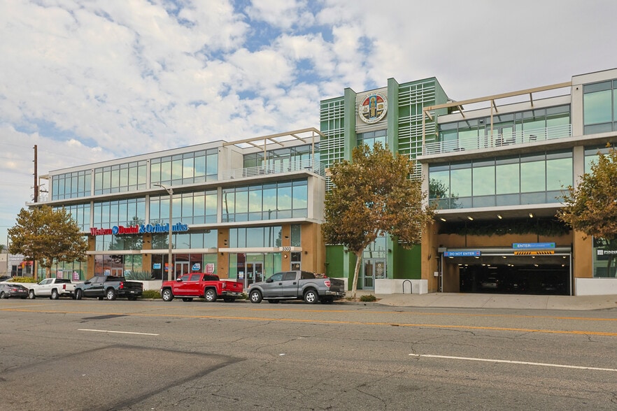 3331 N Broadway, Los Angeles, CA à vendre - Photo de l’immeuble – Image 3 sur 10