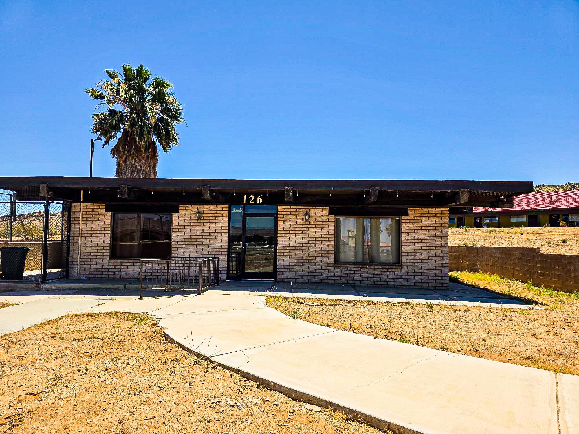 20601 US Highway 18, Apple Valley, CA à louer Photo de l’immeuble– Image 1 sur 8