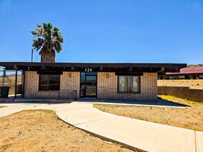 20601 US Highway 18, Apple Valley, CA à louer Photo de l’immeuble– Image 1 sur 8