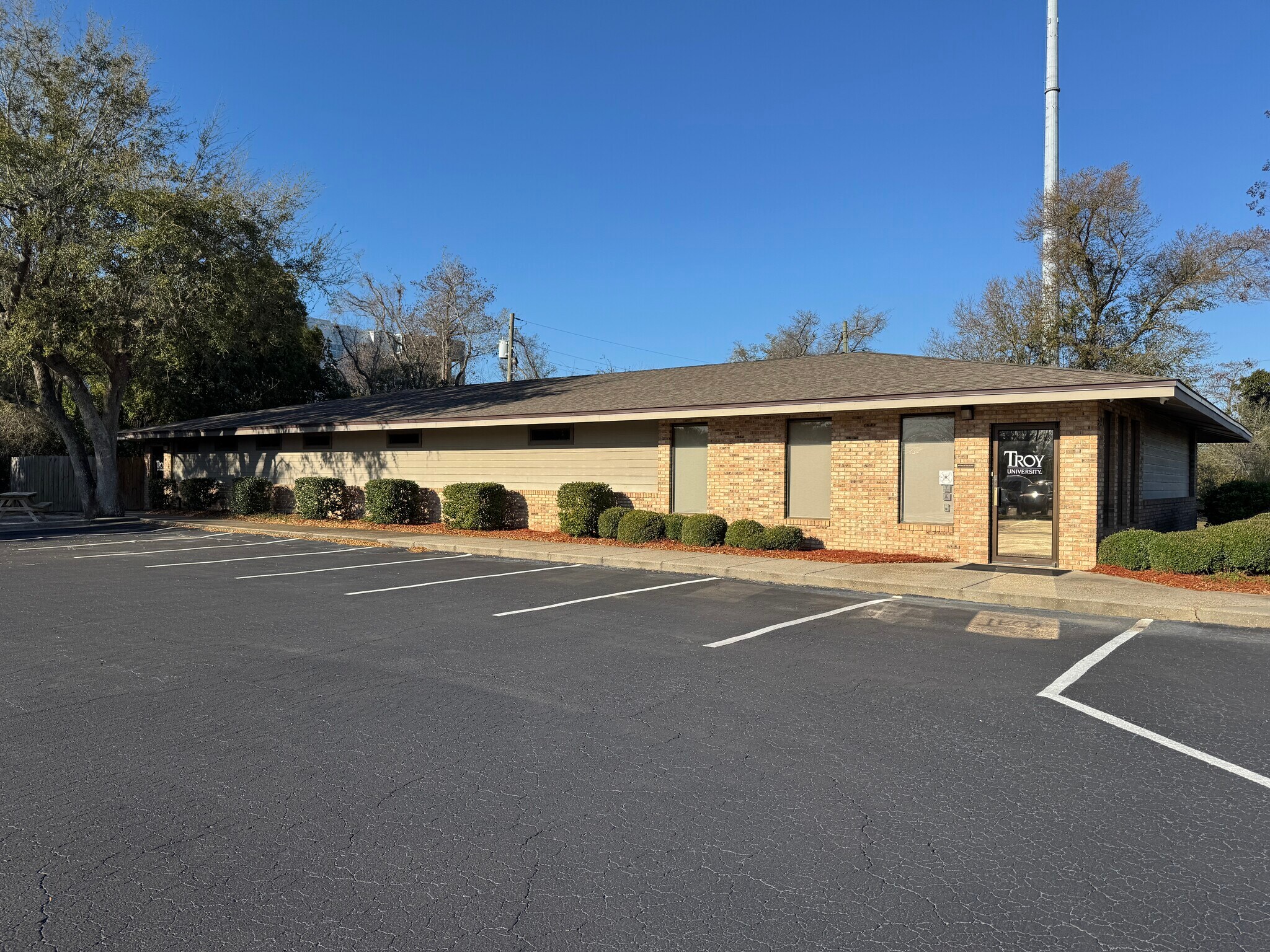 527 AIRPORT Rd, Panama City, FL à louer Photo de l’immeuble– Image 1 sur 16